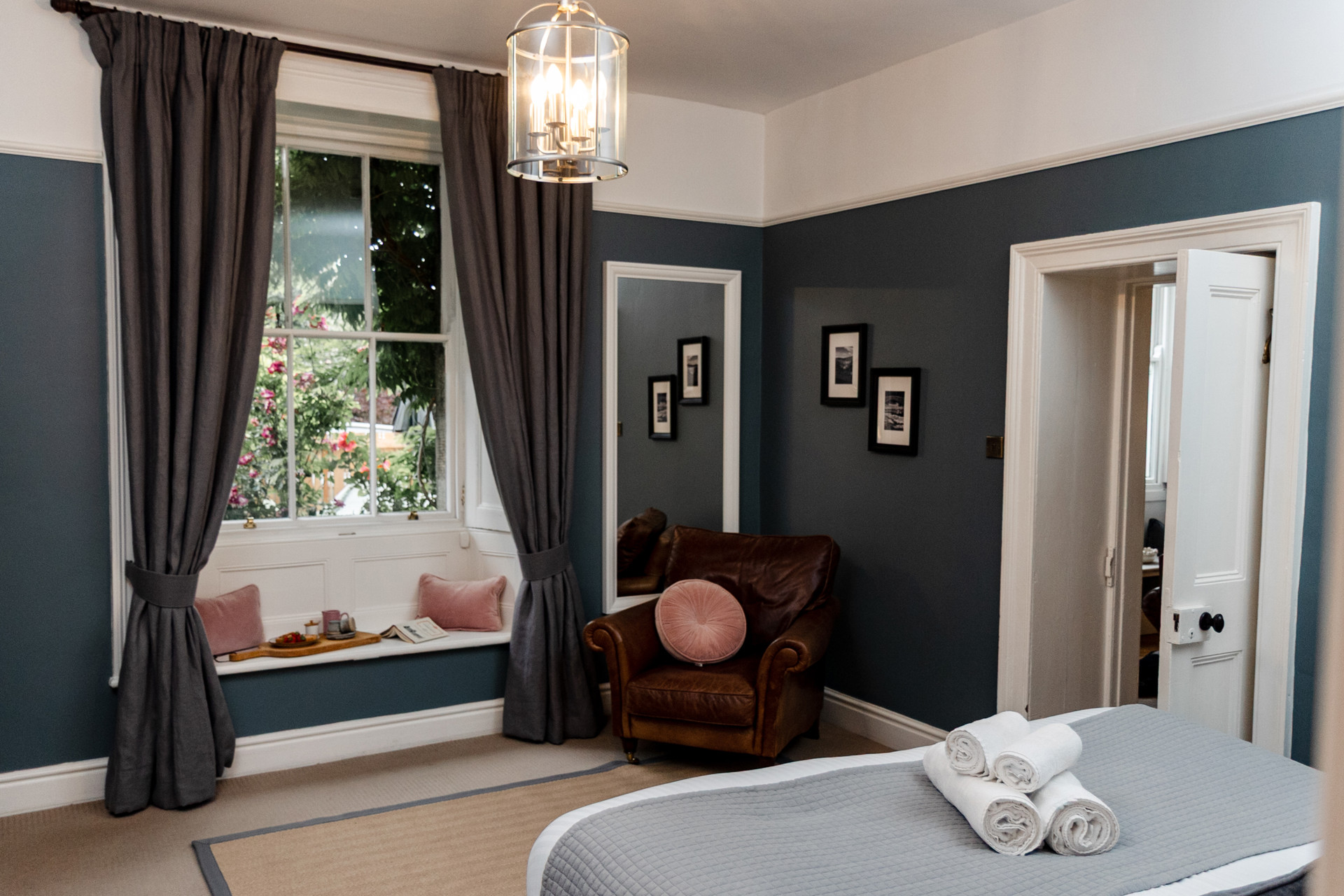 Background image - Pendle View 76